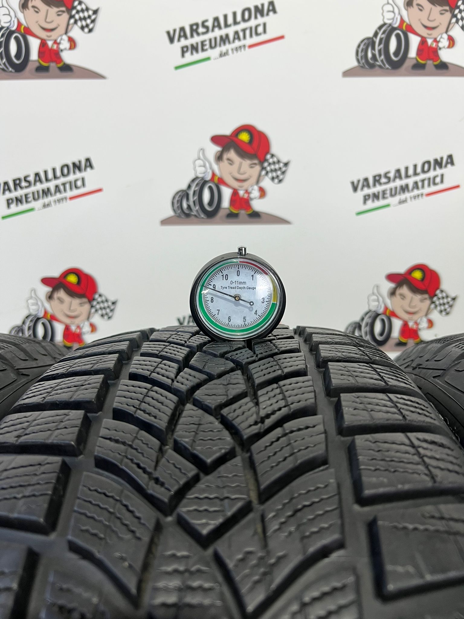 N.4 Pneumatici - 215/50R18 92V GOODYEAR - Ultra grip performance + - immagine 3