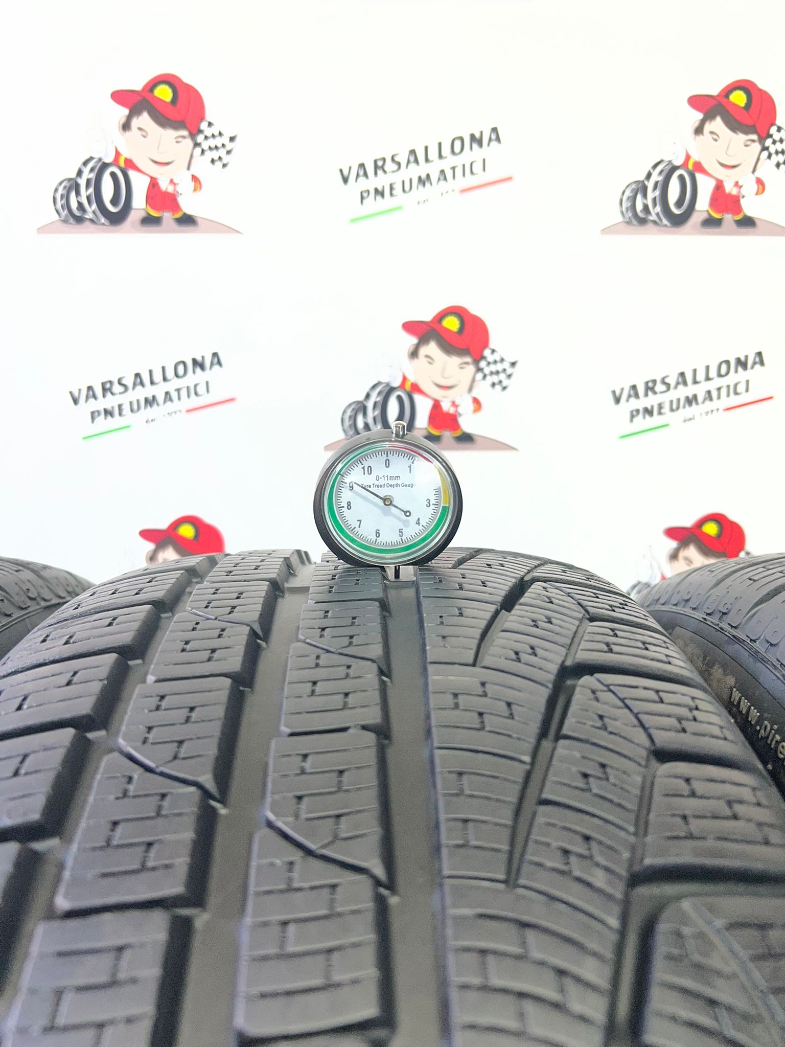 N.4 Pneumatici - 235/45R20 100W XL PIRELLI - Sottozero Winter 270 - immagine 3