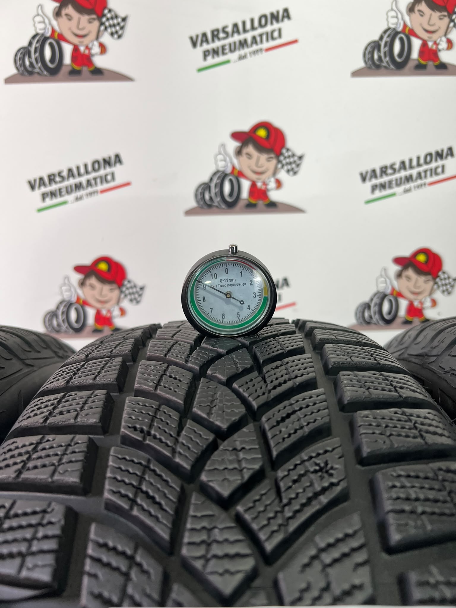 N.4 Pneumatici - 215/55R17 98V XL GOODYEAR - Ultra grip performance + - immagine 3