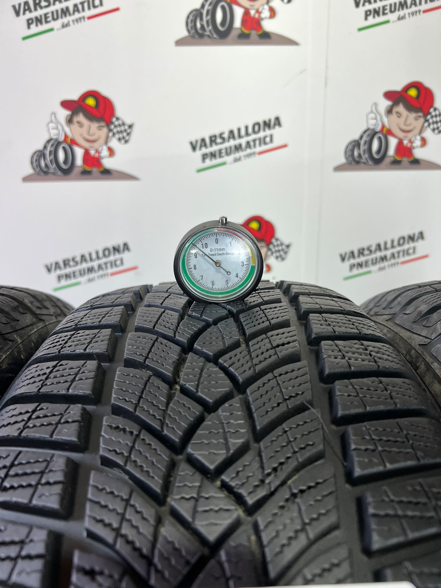 N.4 Pneumatici - 215/50R18 92V GOODYEAR - Ultra grip performance + - immagine 3