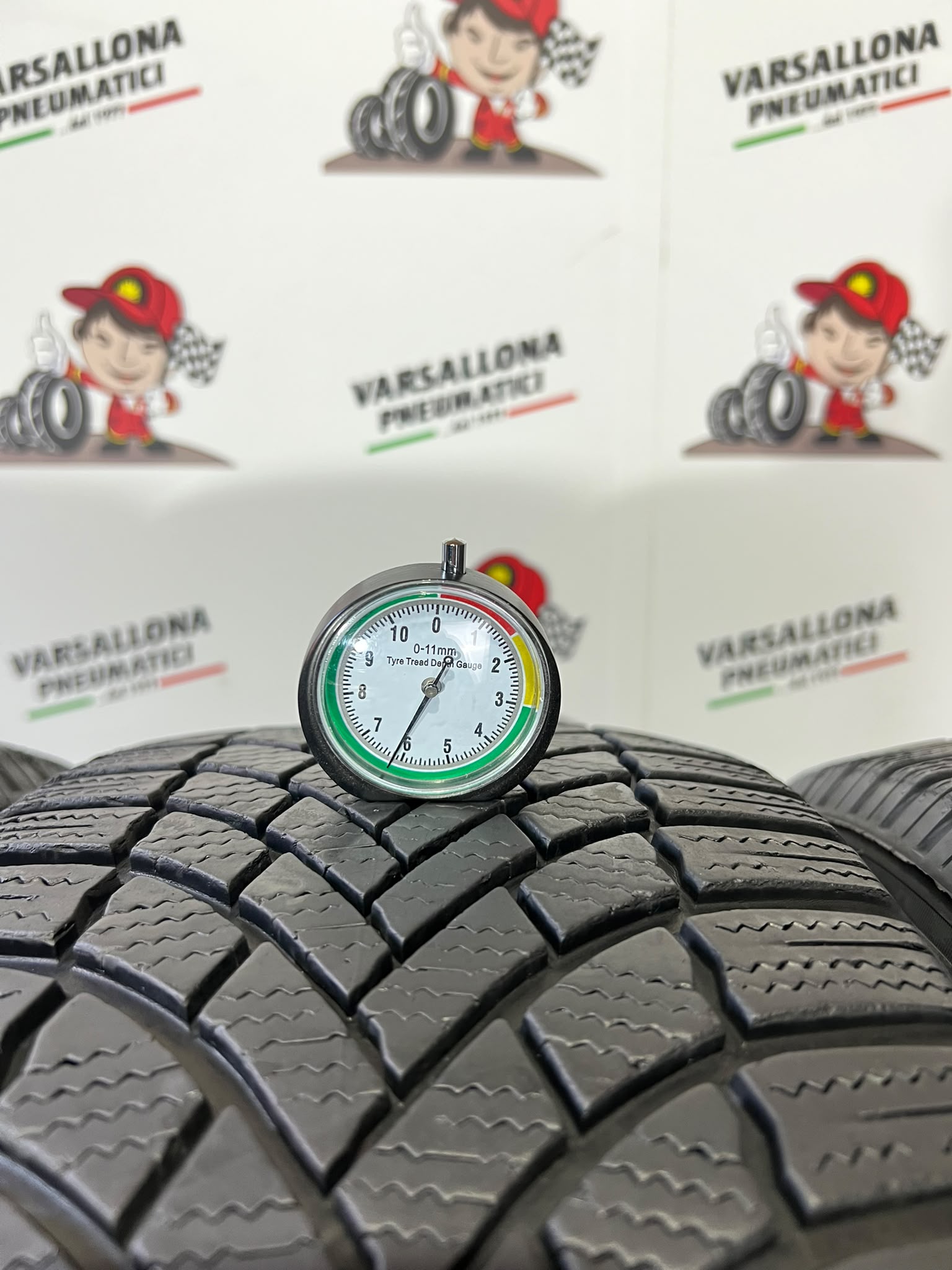 N.4 Pneumatici - 215/55R17 98H XL BRIDGESTONE - Blizzak LM005 - immagine 3