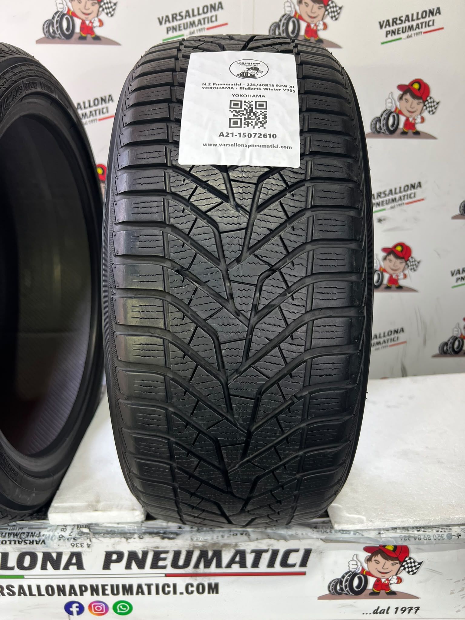 N.2 Pneumatici - 225/40R18 92W XL YOKOHAMA - BluEarth Winter V905 - immagine 2