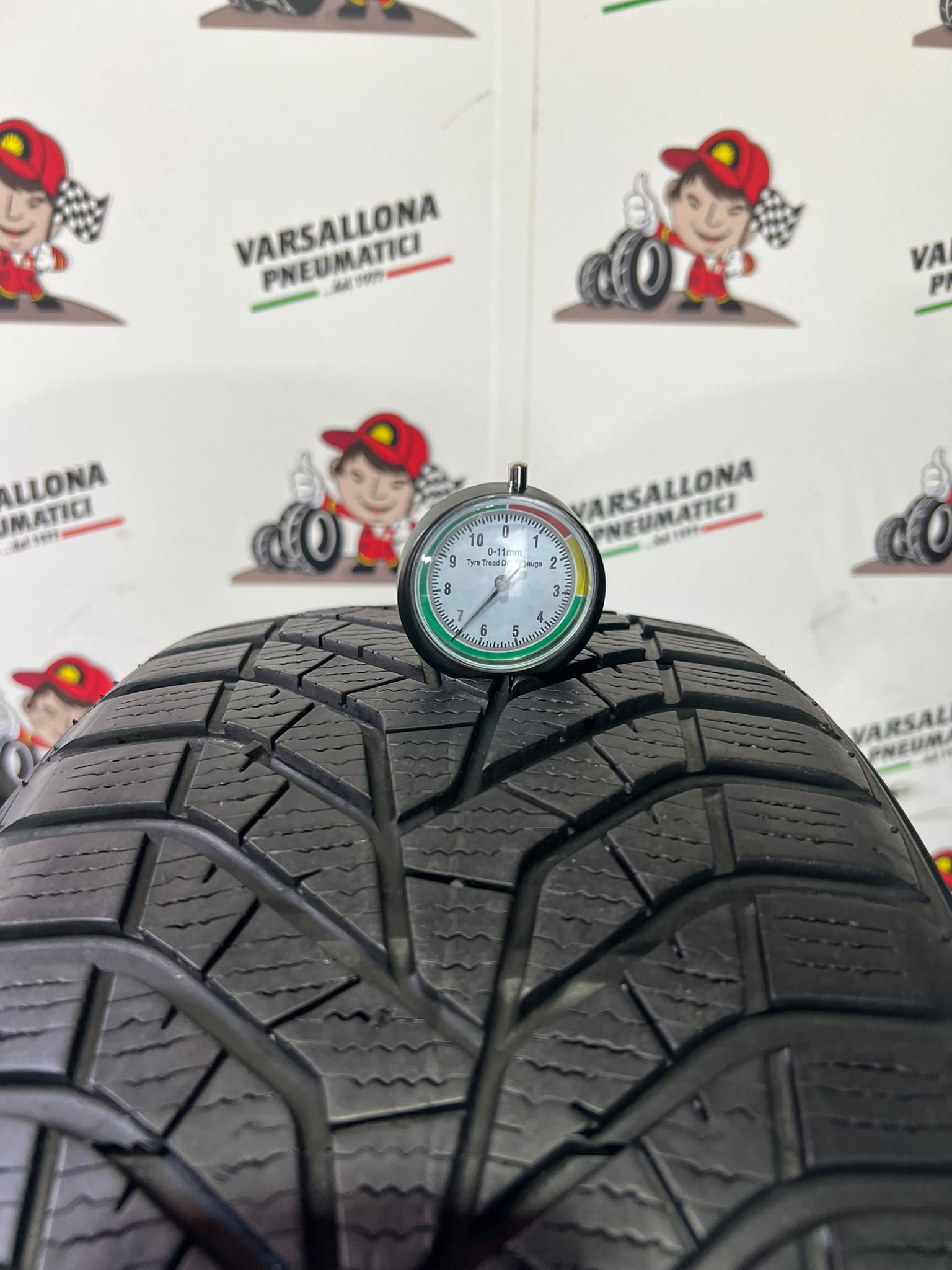 N.2 Pneumatici - 225/40R18 92W XL YOKOHAMA - BluEarth Winter V905 - immagine 3