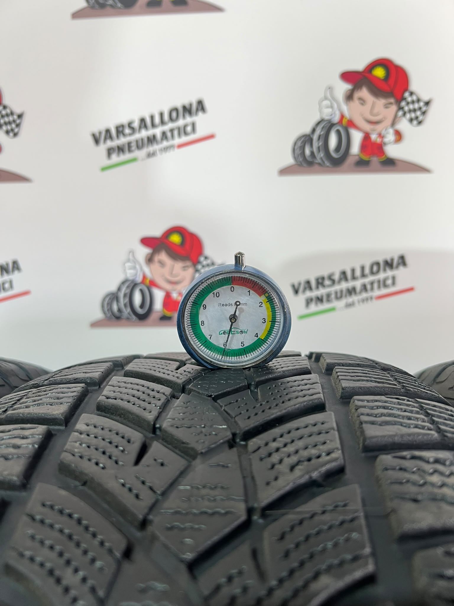 N.4 Pneumatici - 225/55R18 102V XL GOODYEAR - UltraGrip Performance + SUV - immagine 3
