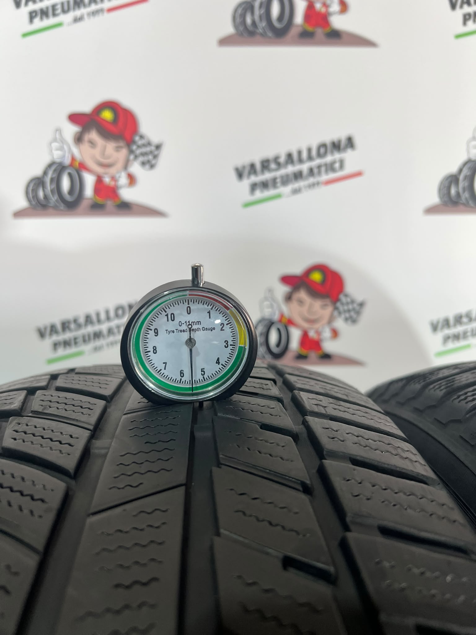 N.4 Pneumatici - 235/55R19 105V XL TOYO TYRES - SnowProx S954 SUV - immagine 3