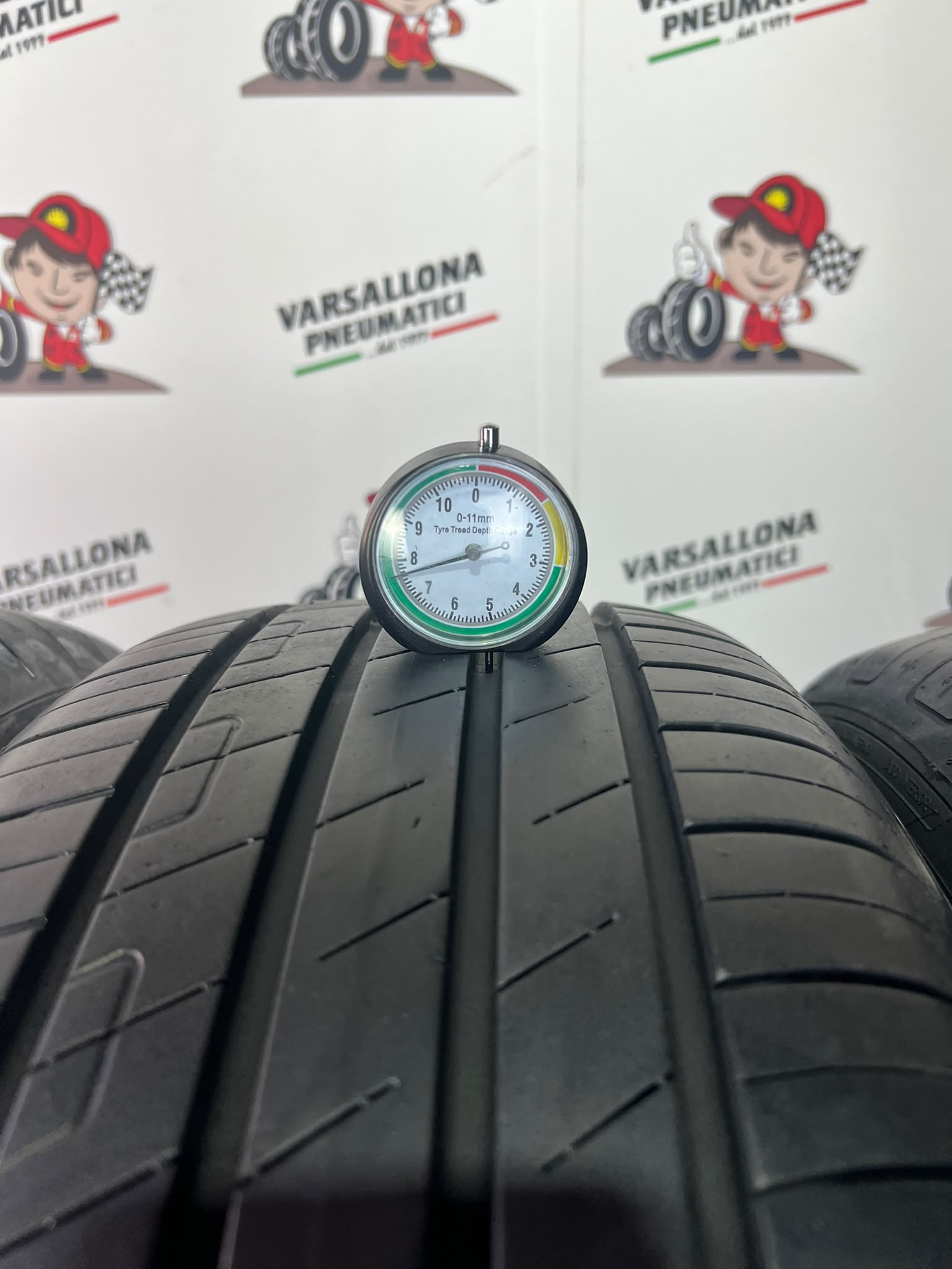 N.4 Pneumatici - 215/55R17 98W XL GOODYEAR - Efficient Grip Performance - immagine 3