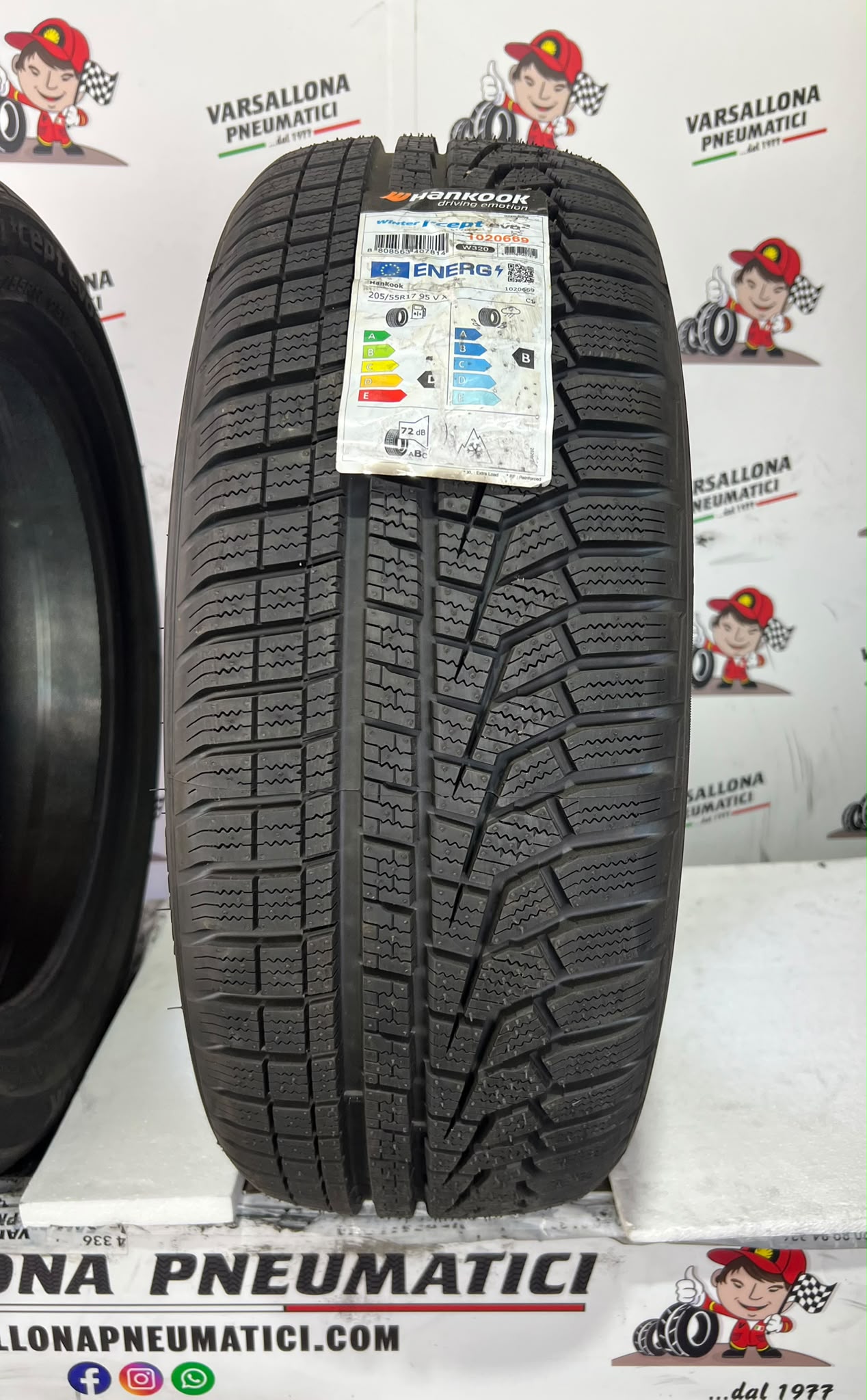 N.2 Pneumatici - 205/55R17 95V XL HANKOOK - Winter iCept evo 2 - immagine 2