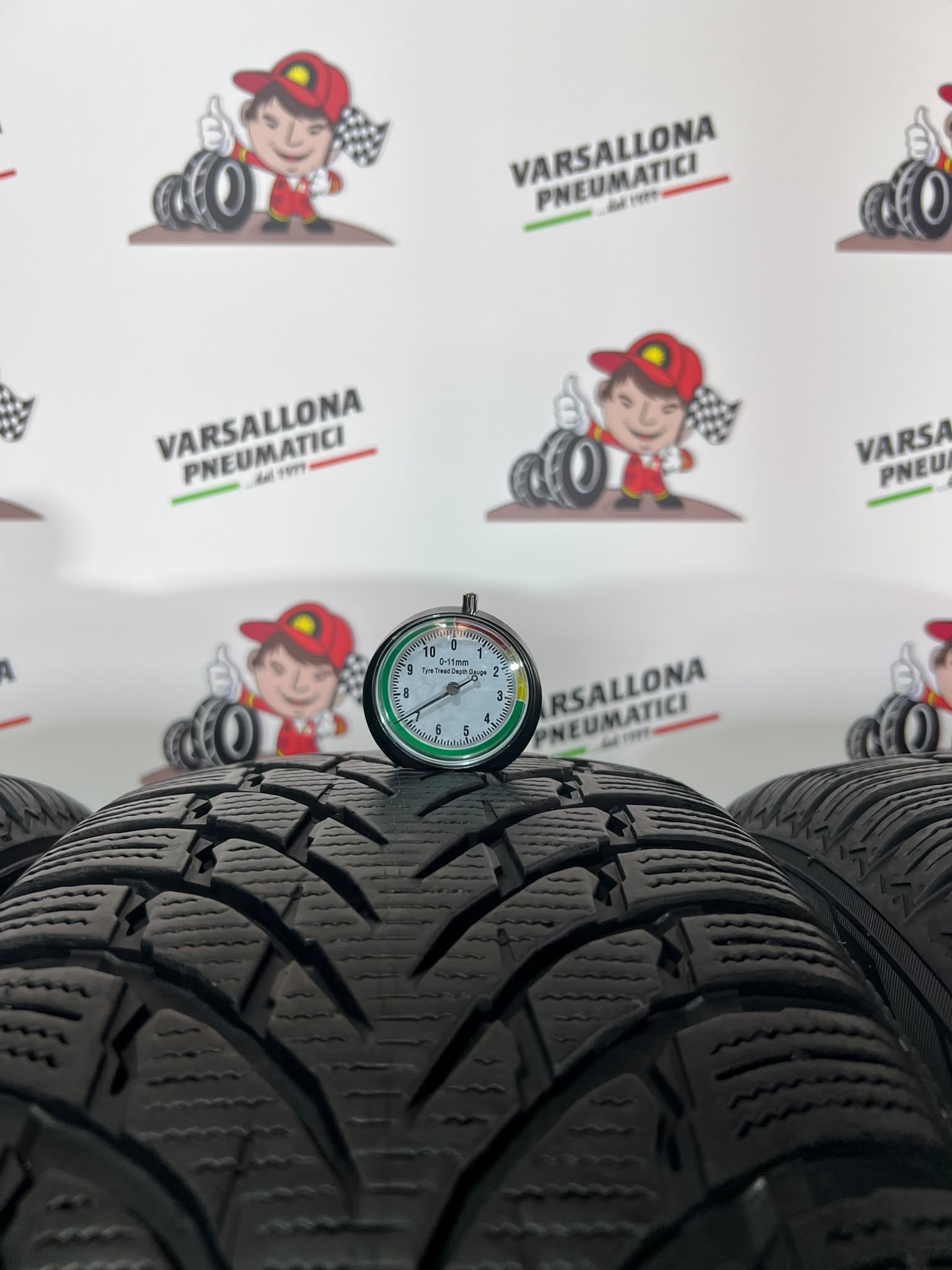 N.4 Pneumatici - 225/60R18 104H XL NOKIAN TYRES - WR SUV 4 - immagine 3