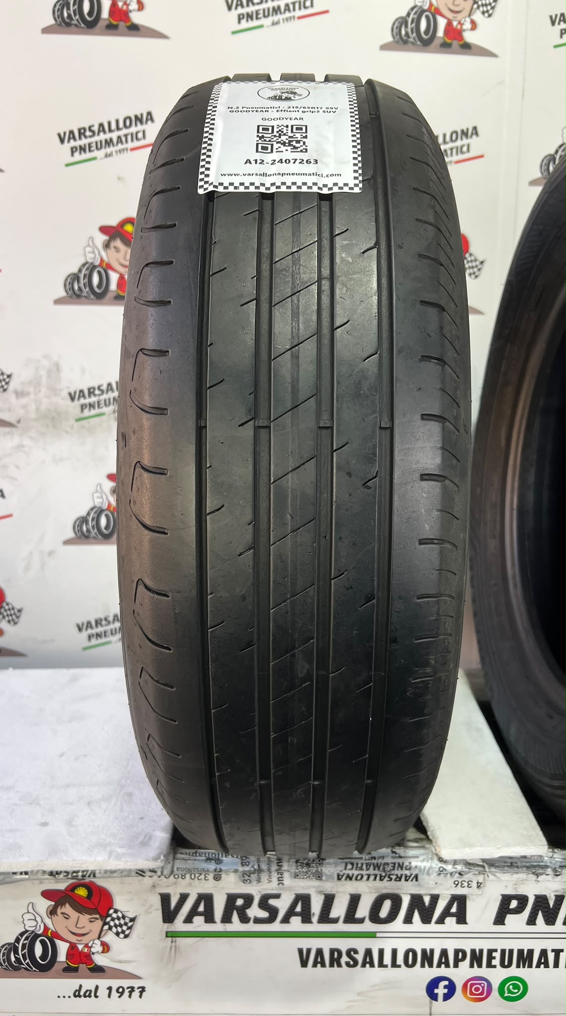 N.2 Pneumatici - 215/65R17 99V GOODYEAR - Effient Grip2 SUV - immagine 2