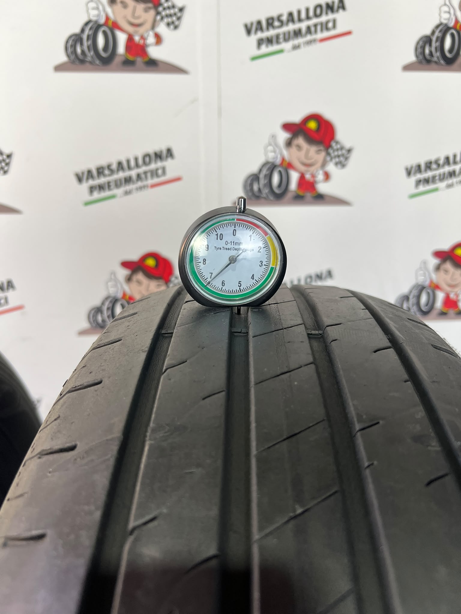 N.2 Pneumatici - 215/65R17 99V GOODYEAR - Effient Grip2 SUV - immagine 3