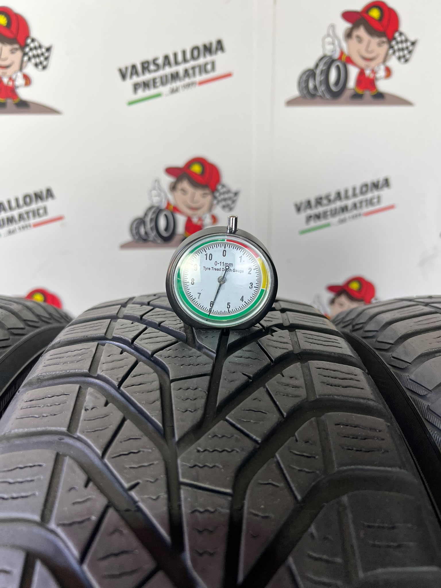 N.4 Pneumatici - 185/60R15 88T YOKOHAMA - BluEarth Winter V905 - immagine 3