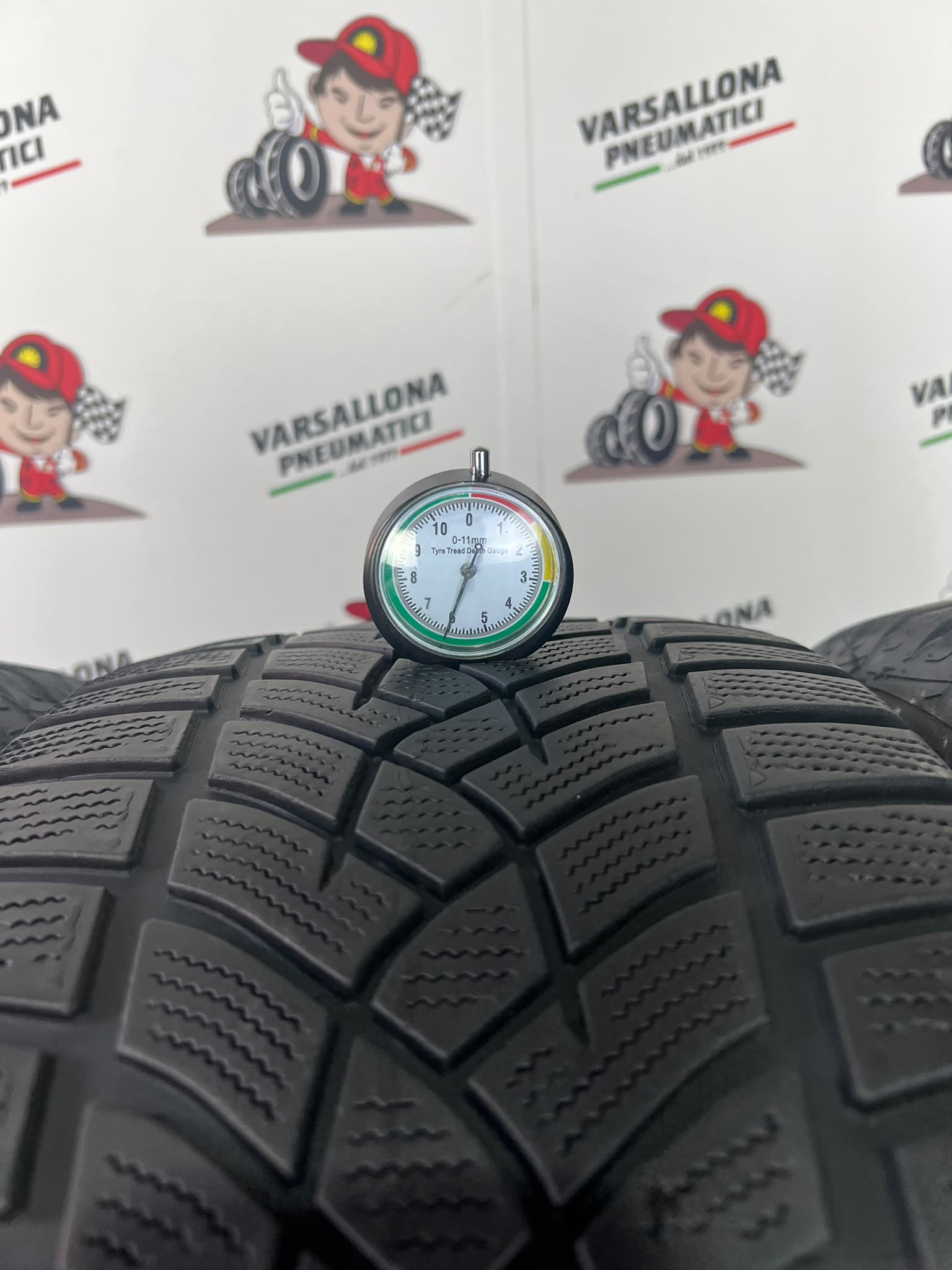 N.4 Pneumatici - 255/45R20 105V XL GOODYEAR - Ultra Grip Performance + - immagine 3