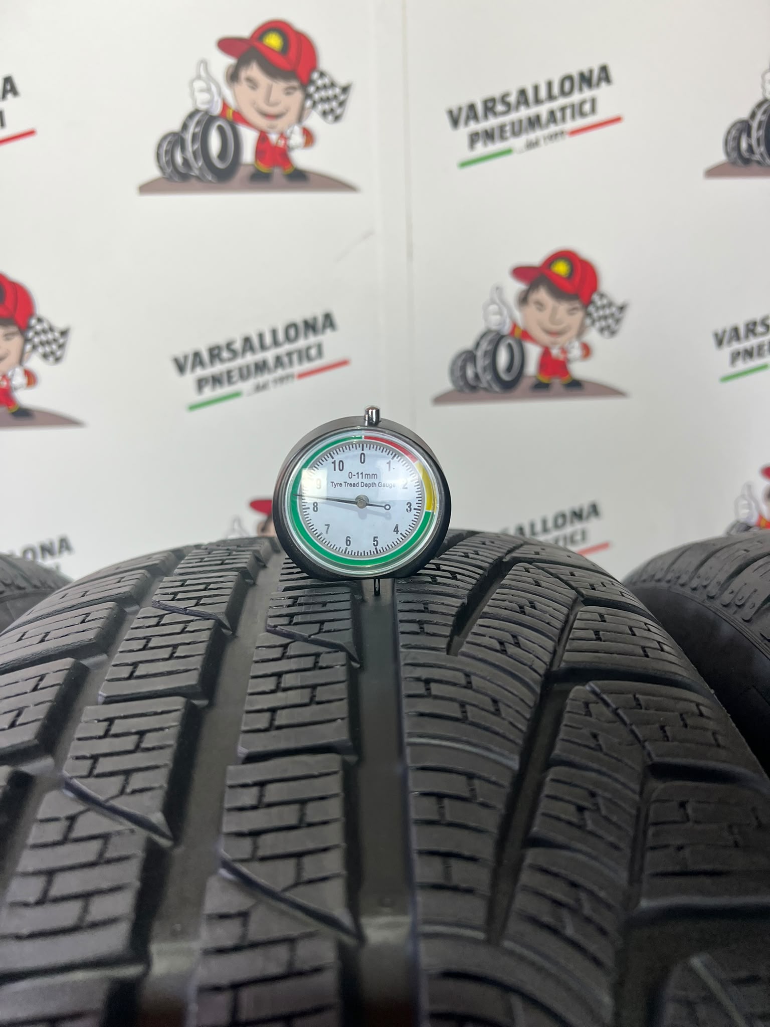 N.4 Pneumatici - 235/55R18 104H XL PIRELLI - Sottozero Winter 210 AO - immagine 3