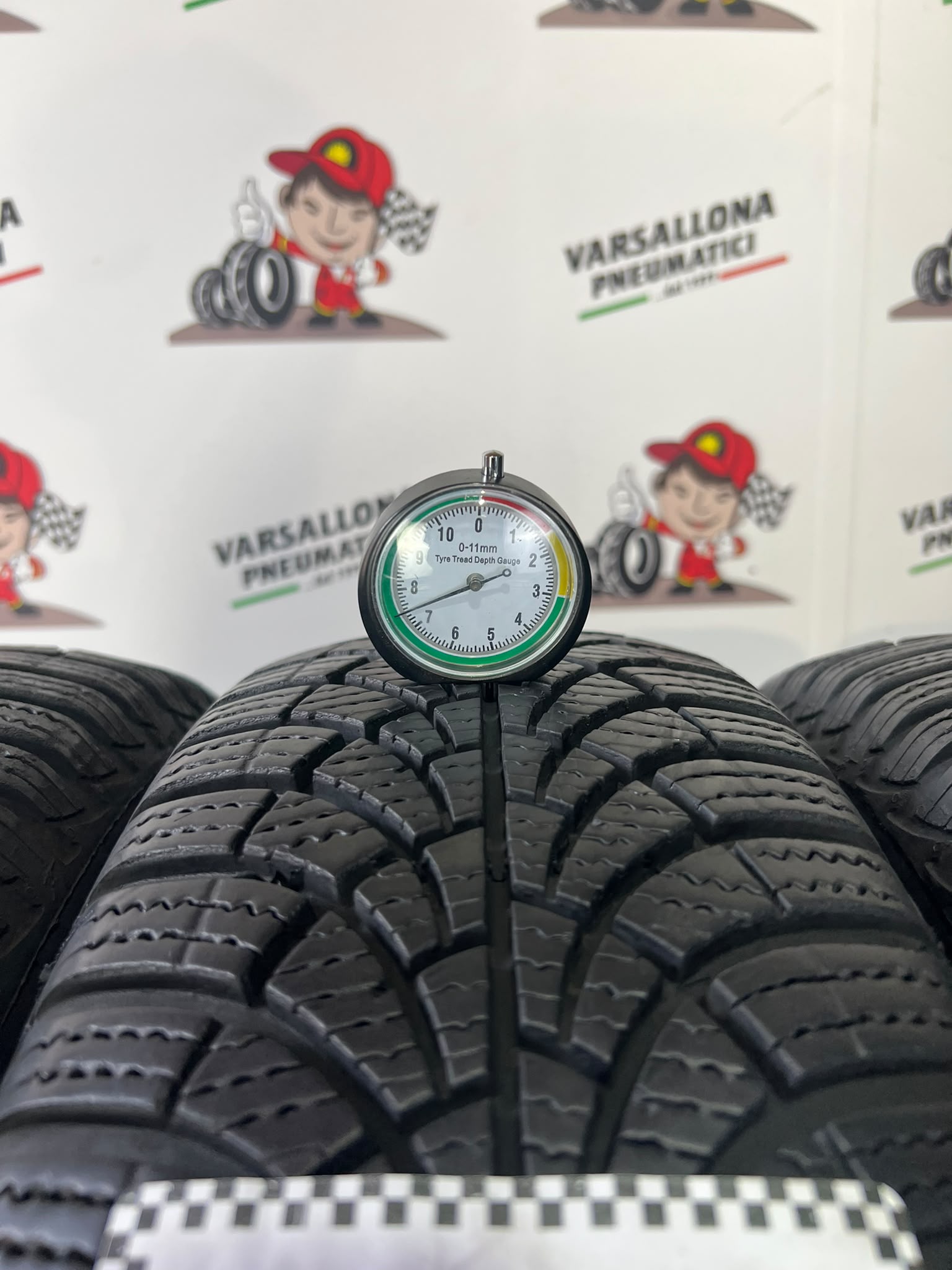 N.4 Pneumatici - 185/65R15 88T GOODYEAR - Ultra Grip 9+ - immagine 3