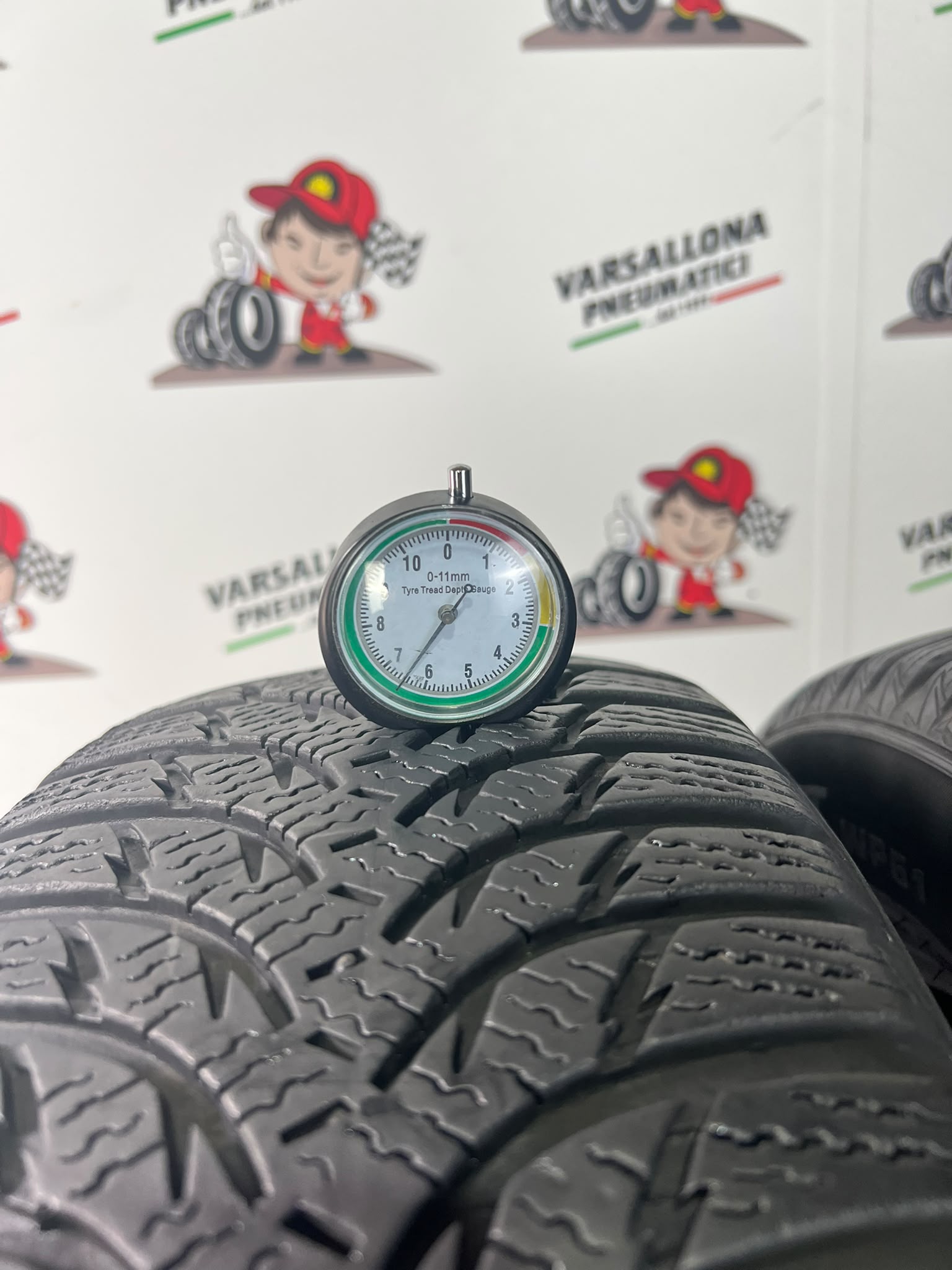 N.4 Pneumatici - 205/60R16 96H XL KUMHO TYRES - Winter Craft - immagine 3