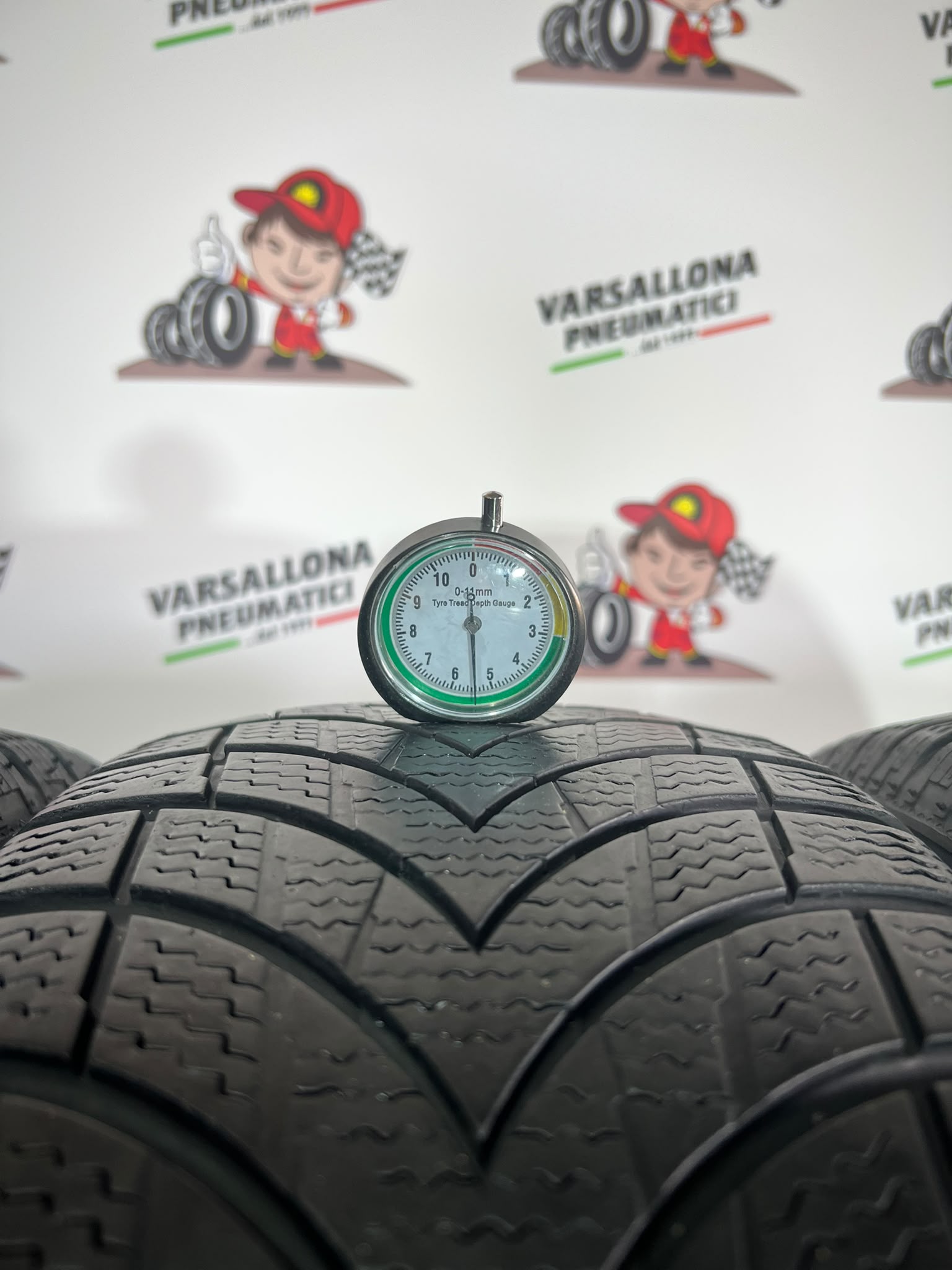 N.4 Pneumatici - 215/60R17 100V XL MOMO - North Pole Europa - immagine 3