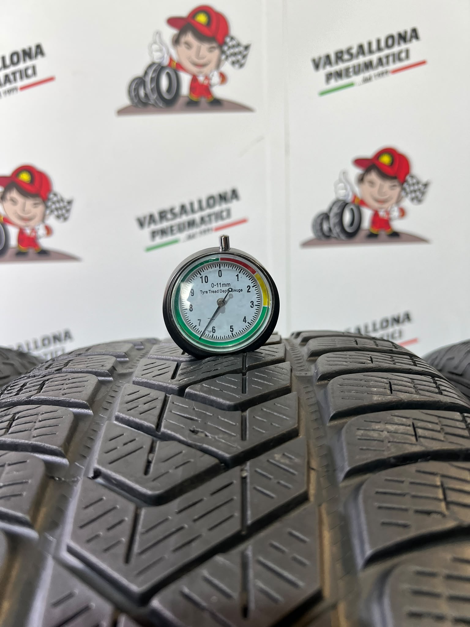 N.4 Pneumatici - 235/55R18 104H XL PIRELLI - Scorpion Winter - immagine 3
