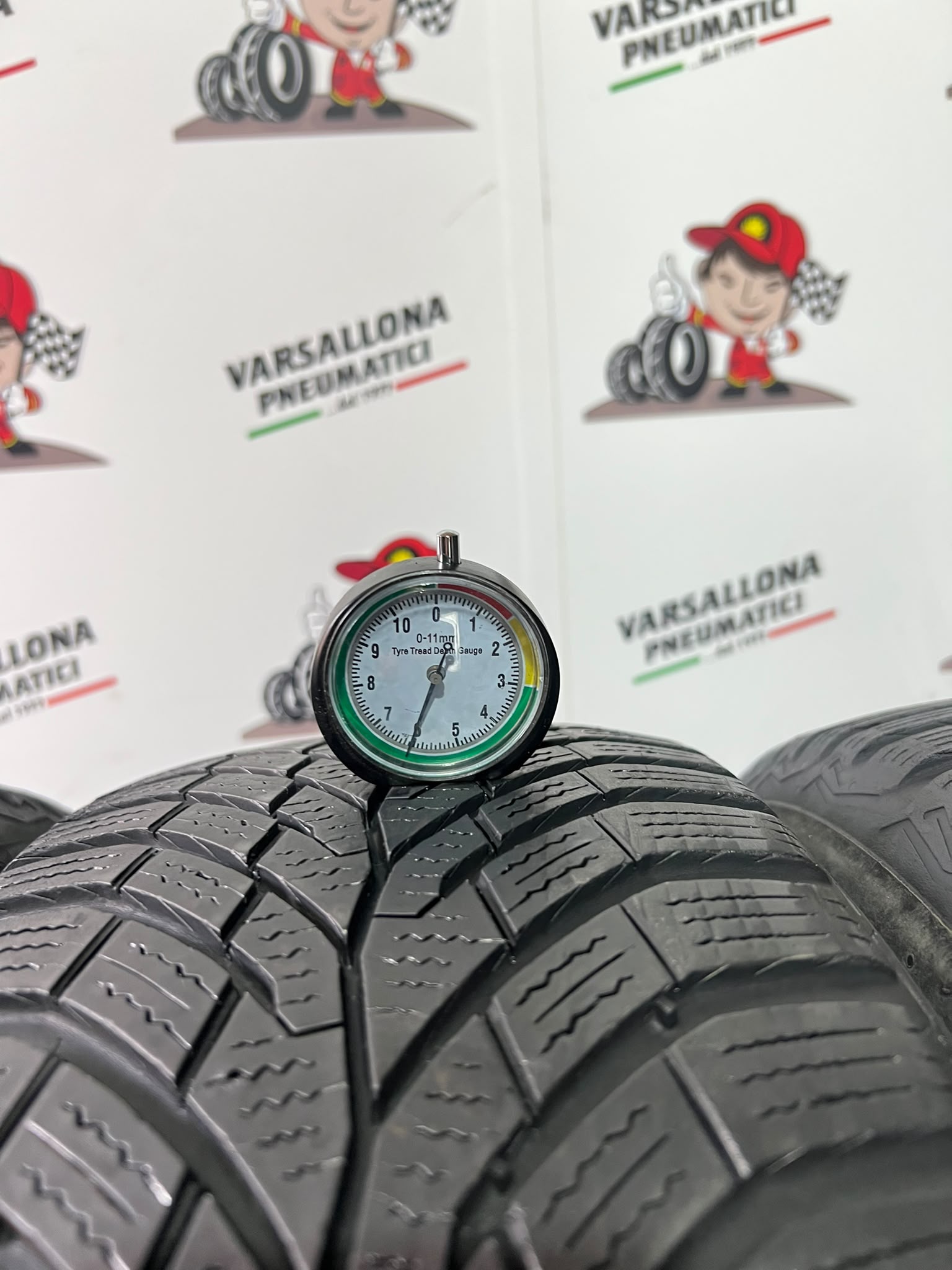 N.4 Pneumatici - 205/60R16 96H CONTINENTAL - Winter Contact TS870P - immagine 3
