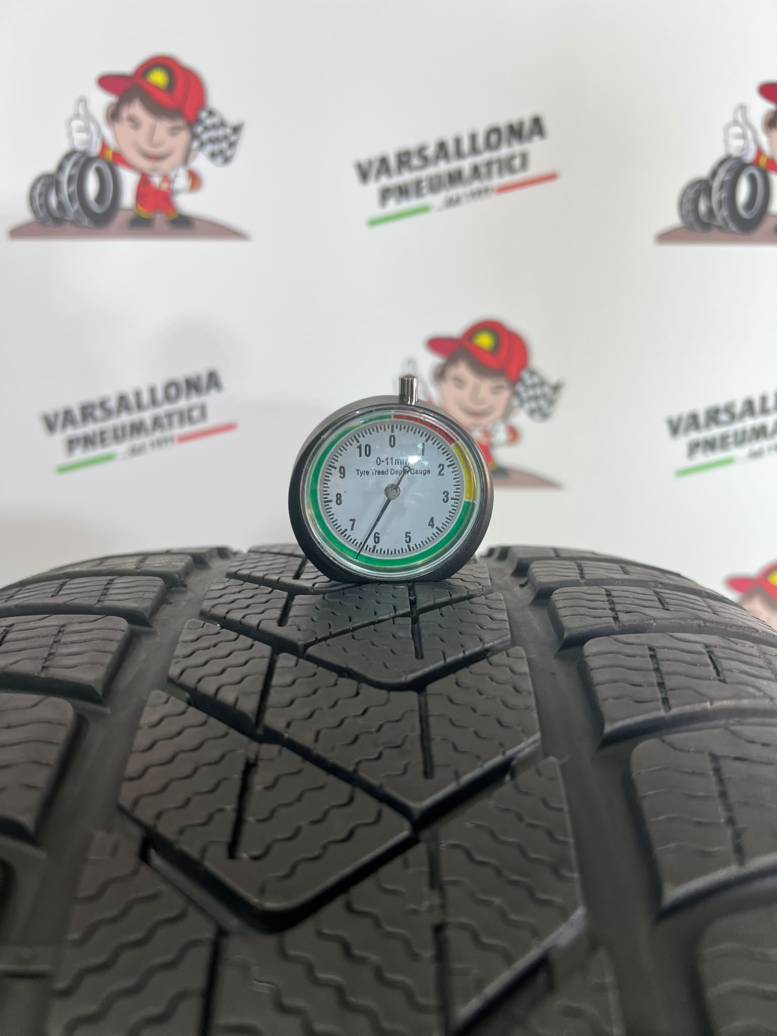 N.2 Pneumatici - 255/40R18 99V XL PIRELLI - Sottozero 3 Winter Runflat - immagine 3