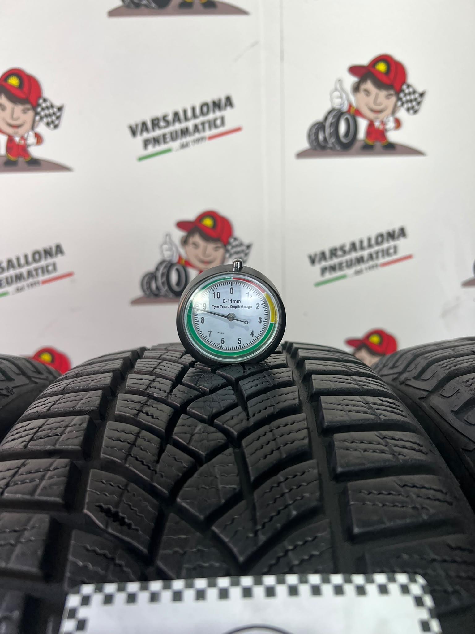 N.4 Pneumatici - 195/50R16 88H XL GOODYEAR - Ultra Grip Performance - immagine 3