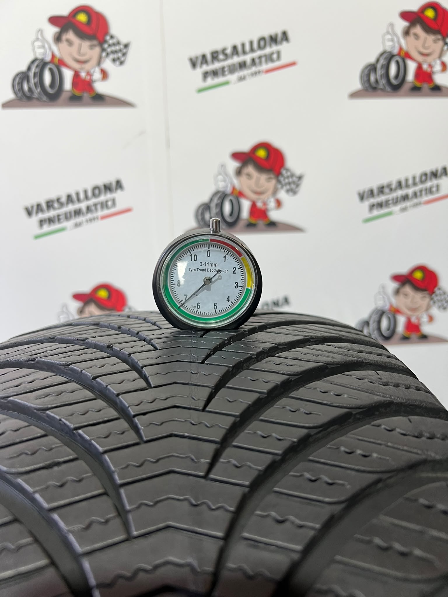 N.2 Pneumatici - 235/55R18 100V GOODYEAR - Vector 4 Season Gen2 - immagine 3