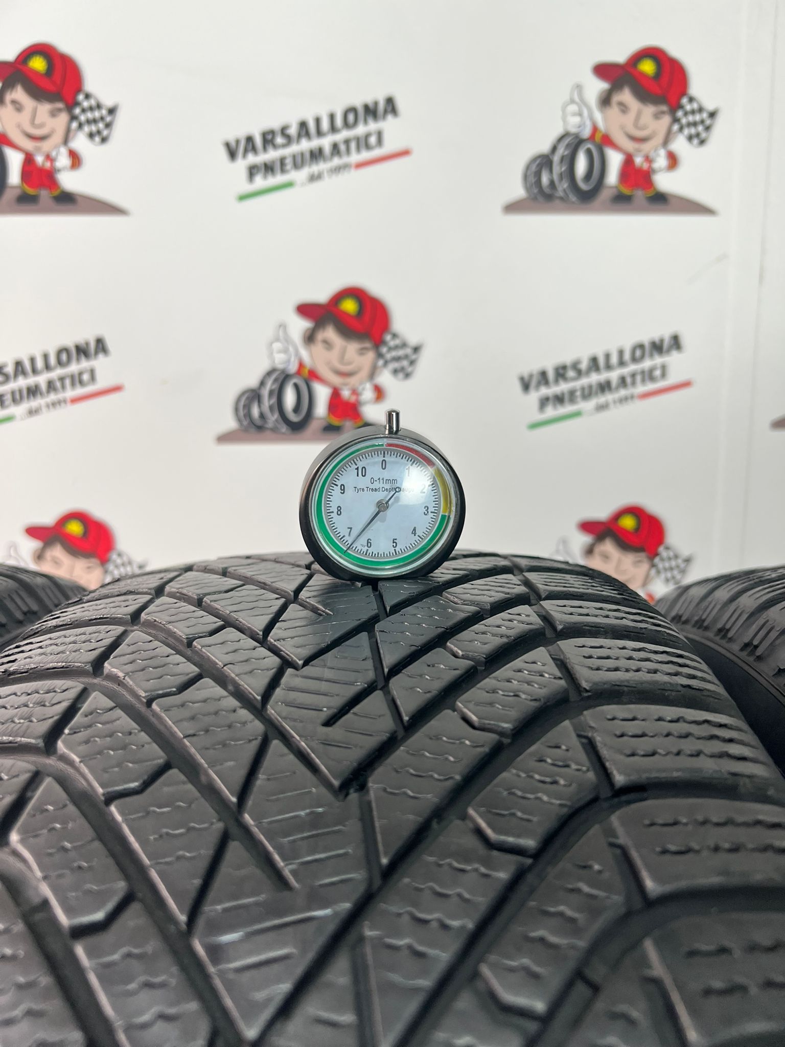 N.4 Pneumatici - 235/55R18 104H XL PIRELLI - Scorpion Winter 2 - immagine 3