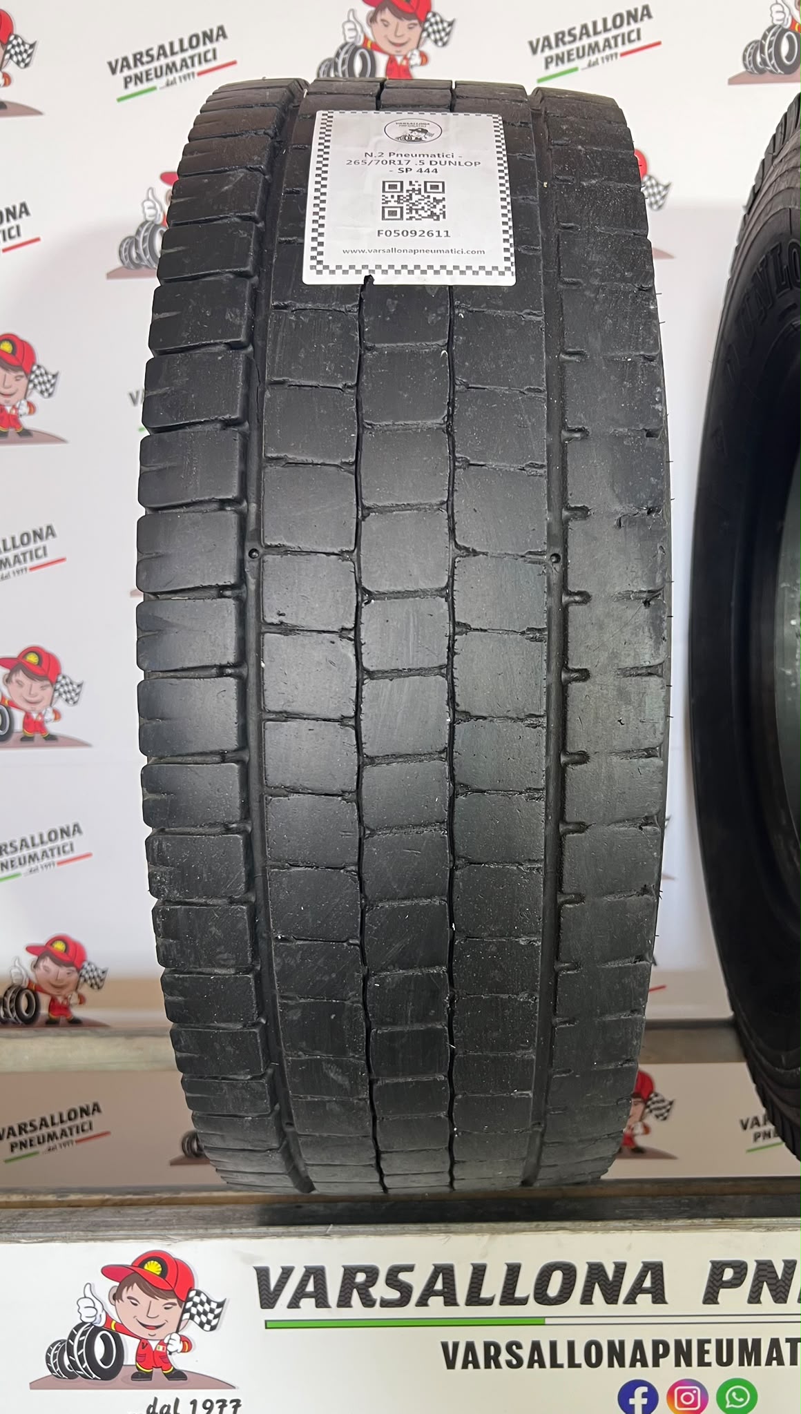 N.2 Pneumatici - 265/70R17.5 DUNLOP - SP 444 - immagine 2
