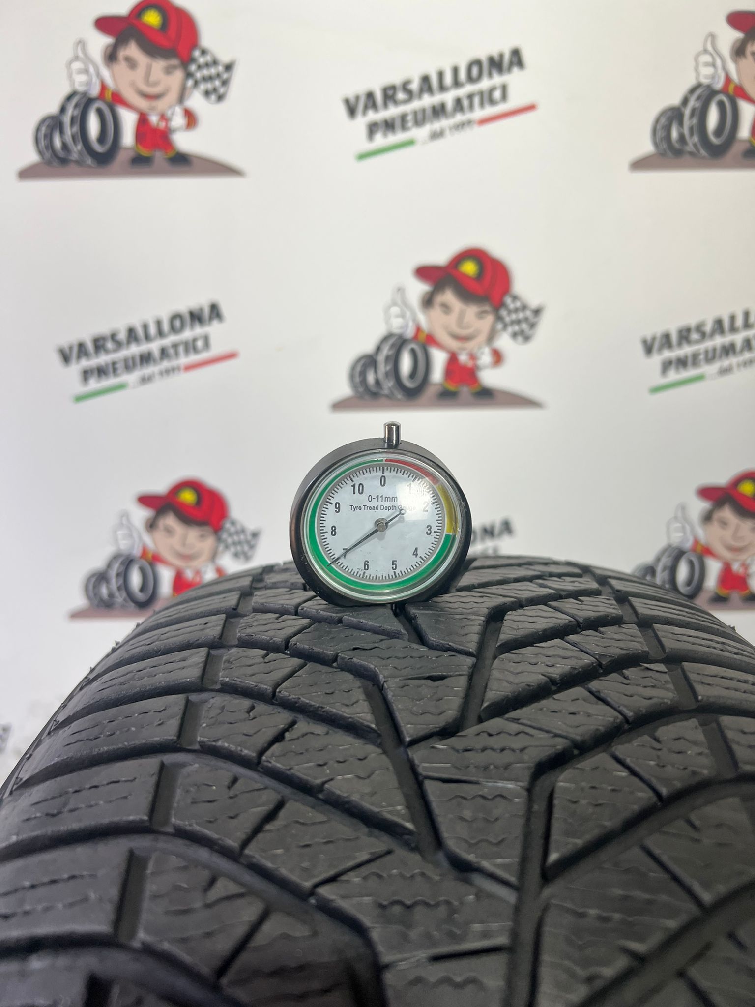 N.2 Pneumatici - 225/55R18 98V YOKOHAMA - BluEarth Winter V905 - immagine 3
