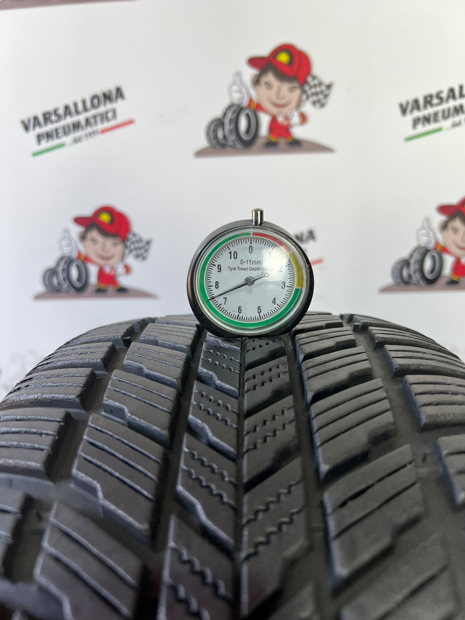 N.2 Pneumatici - 215/45R17 91W XL MOMO - 4Run M4 - immagine 3