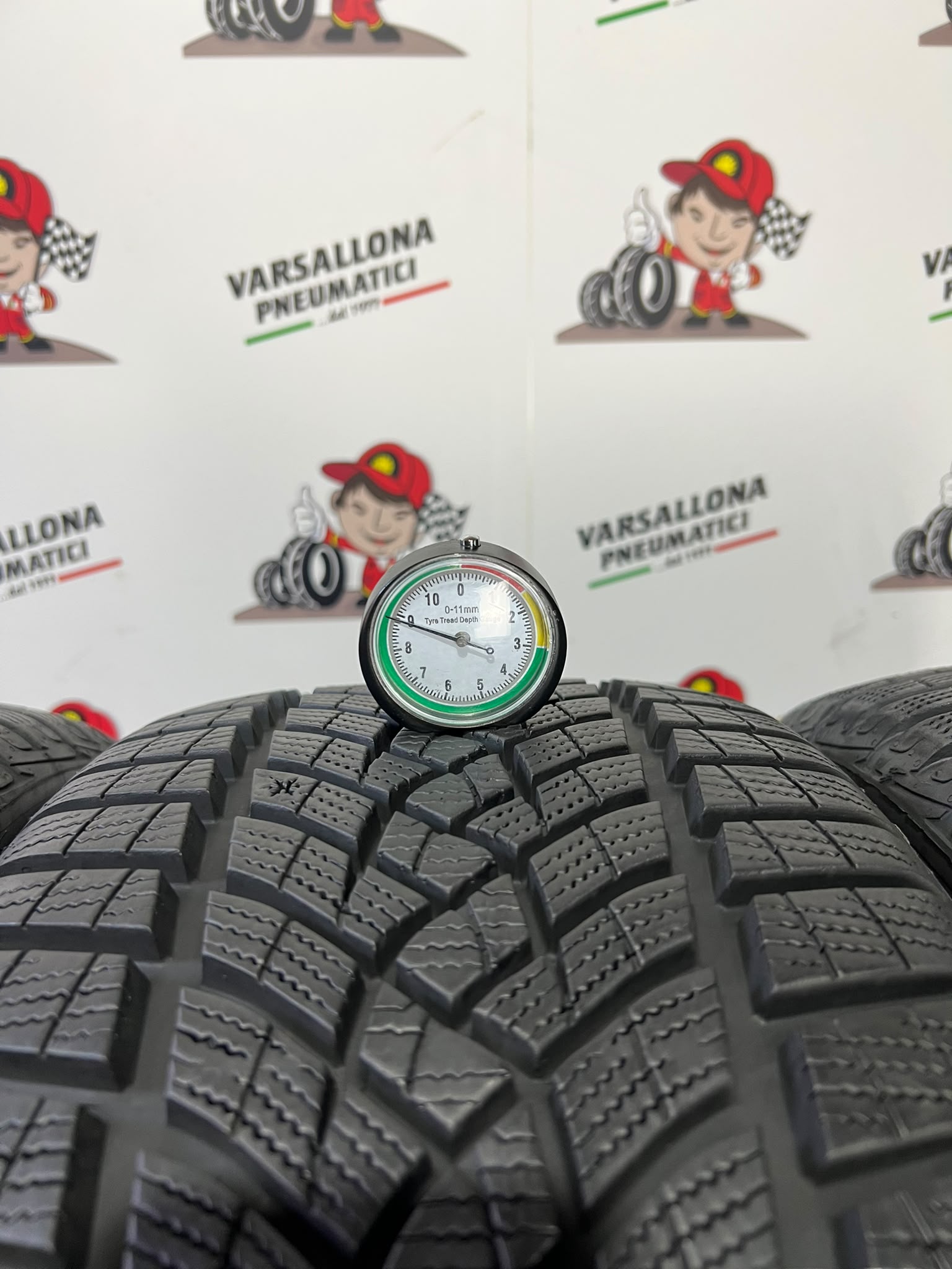 N.4 Pneumatici - 225/40R18 92W XL GOODYEAR - Ultra Grip Performance+ - immagine 3