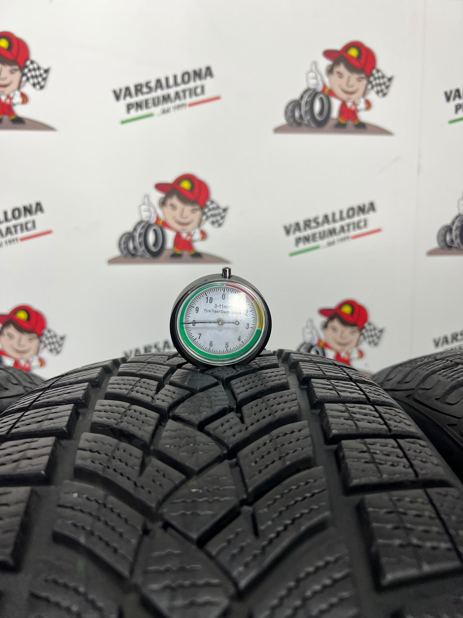 N.4 Pneumatici - 215/55R18 99V XL GOODYEAR - Ultra Grip Performance SUV - immagine 3