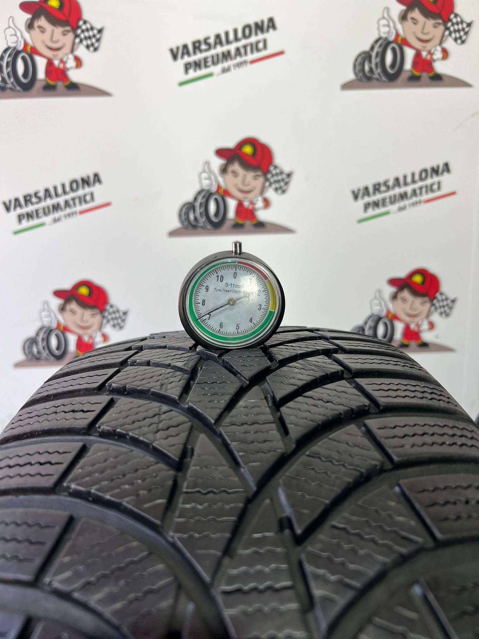 N.2 Pneumatici - 215/55R18 99V TOYO TYRES - Observe S944 - immagine 3