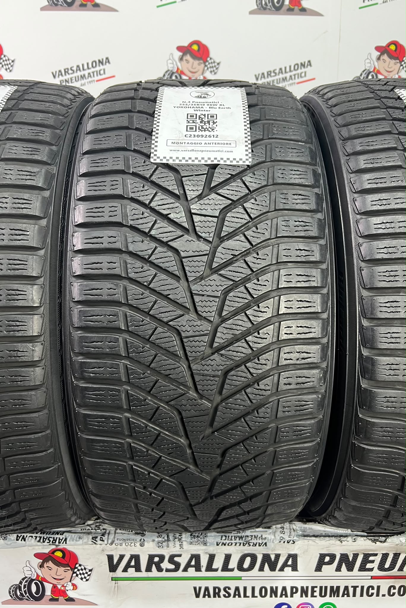 N.4 Pneumatici - 255/35R19 96W XL YOKOHAMA - Blu Earth Winter - immagine 2