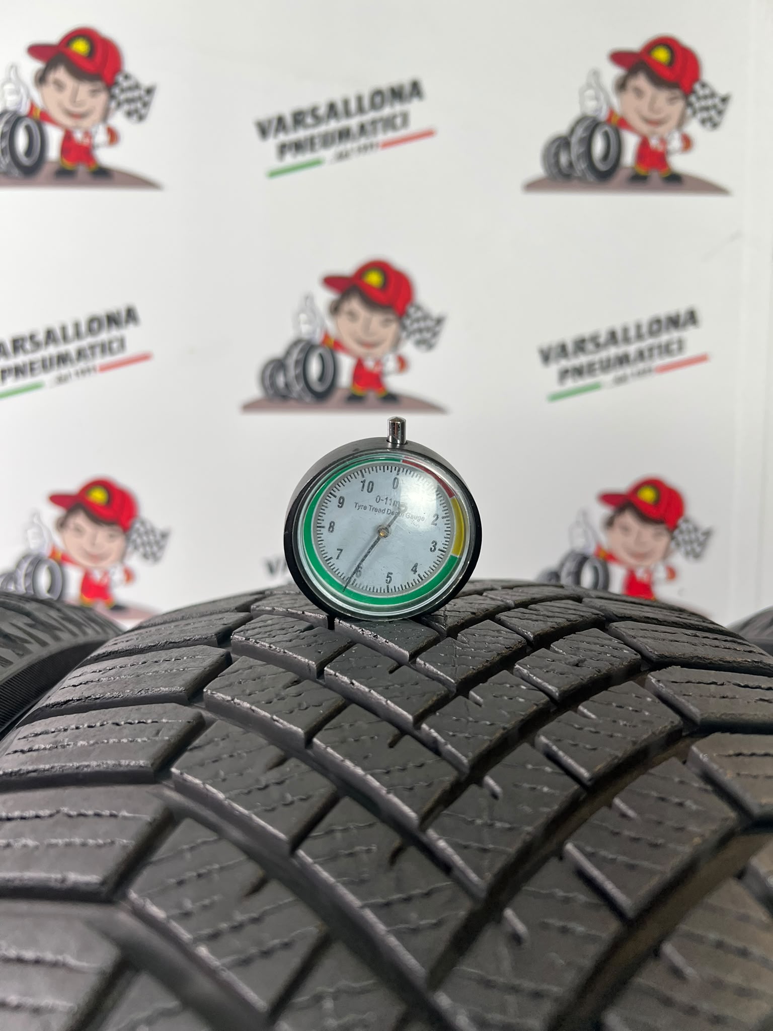 N.4 Pneumatici - 225/45R18 95V XL YOKOHAMA - Blu Earth Winter V906 - immagine 3