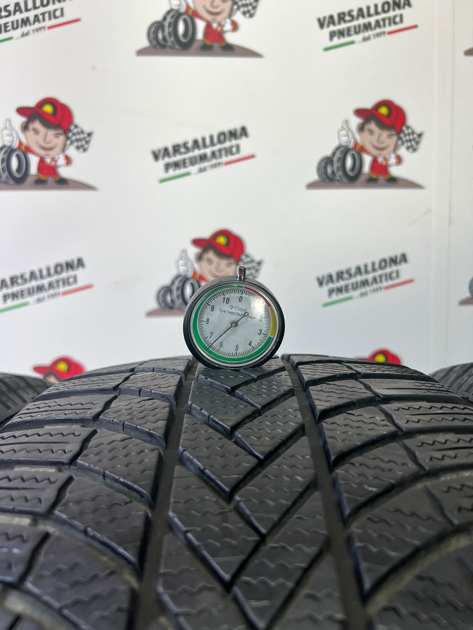 N.4 Pneumatici - 255/45R20 105V XL BRIDGESTONE - Blizzak LM005 - immagine 3