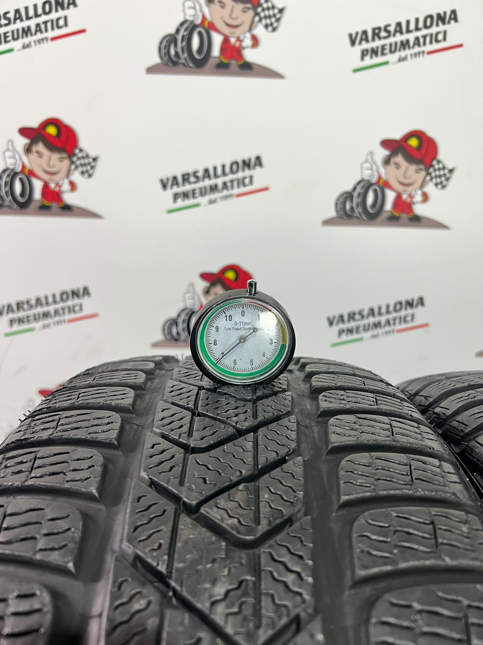 N4 Pneumatici - 225/40R19 93H + 255/35R19 96H XL PIRELLI - Sottozero 3 RFT - immagine 3