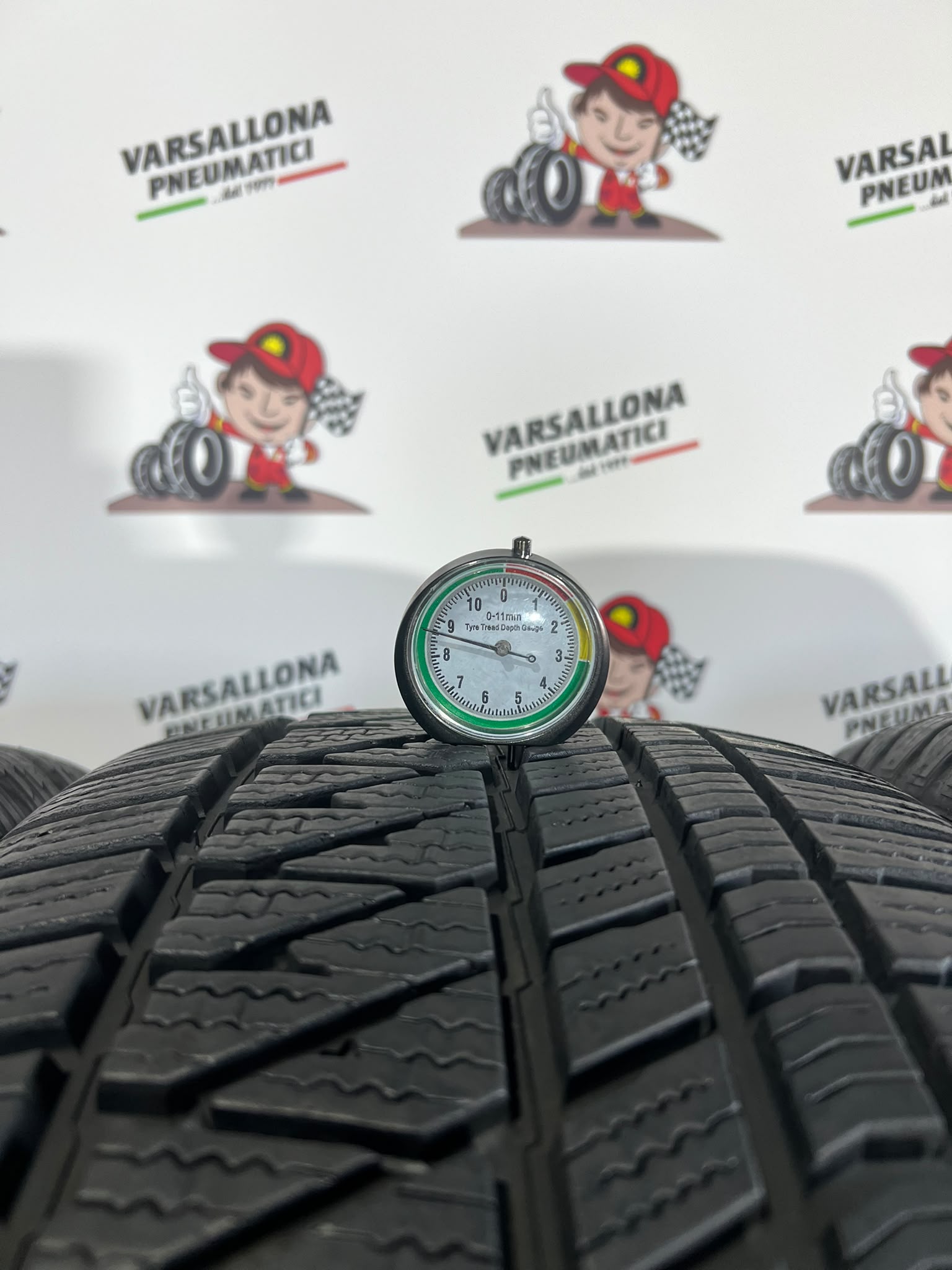 N.4 Pneumatici - 255/45R20 105V XL KUMHO - WinterCraft WS71 SUV - immagine 2